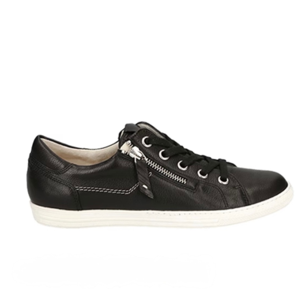 Black leather Sneaker. Side zipper